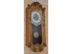Elegante Orologio a Pendolo da Parete in Legno Scolpito e Dorato