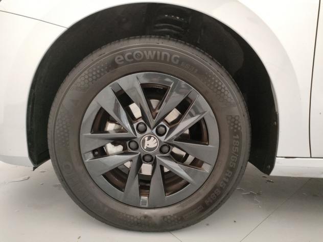Škoda Fabia 1.0 TSI Evo 70KW YOUNG EDITION - Foto 6