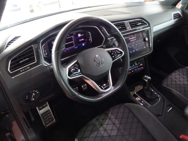 VOLKSWAGEN Tiguan 2.0 TDI 150 CV SCR DSG R-Line rif. 23992655 - Foto 9
