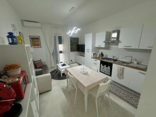 Via Acrone ottimo appart. arredato € 430