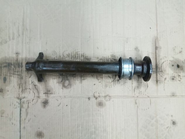 ALBERO DI TRASMISSIONE ANTERIORE ALFA ROMEO 2600 BERLINA CON SUPPORTO