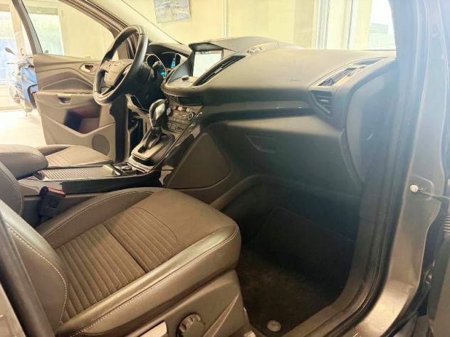Ford Kuga 1.5 TDCi 120 CV S&S Powershift Titanium - Foto 10