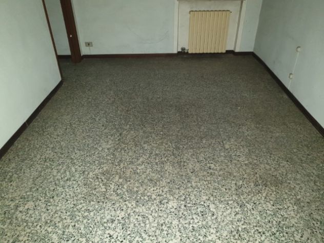 CASA SEMINDIPENDENTE PIU' LOCALE ADIBITO A LABORATORIO - Foto 7