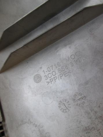3C0868311A RIVESTIMENTO SUPERIORE MONTANTE CENTRALE LATO SINITRO VOLKSWAGEN PASSAT SW 2.0 D 103KW AUT 5P (2006) RICAMBIO USATO - Foto 2
