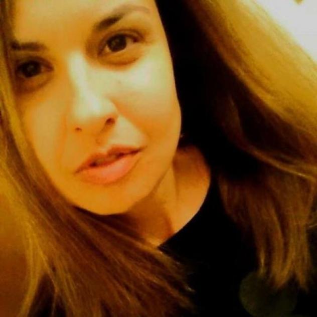 Donna di Castellammare di Stabia. Fisico Normale Tel: