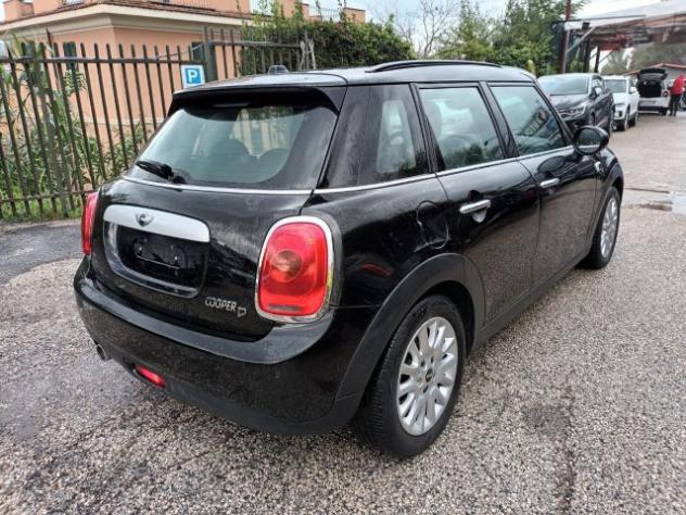 MINI Cooper D 1500 5 PORTE 116CV AUTOM. PDC "16 CLIMAUTO ITALIA rif. 23904574 - Foto 4