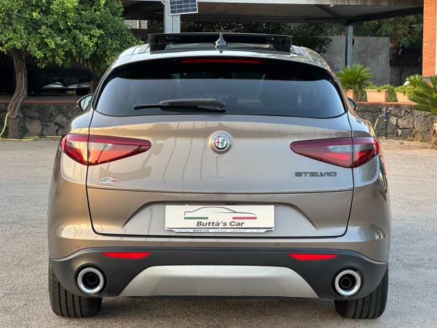 Alfa Romeo Stelvio 2.2 Turbodiesel 180 CV AT8 RWD Executive - Foto 6