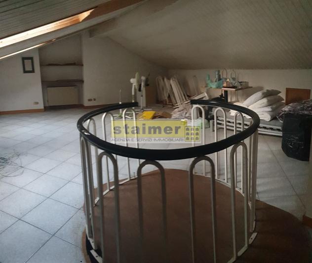 Appartamento all'ultimo piano di tre locali oltre ai servizi in centro storico. - Foto 13