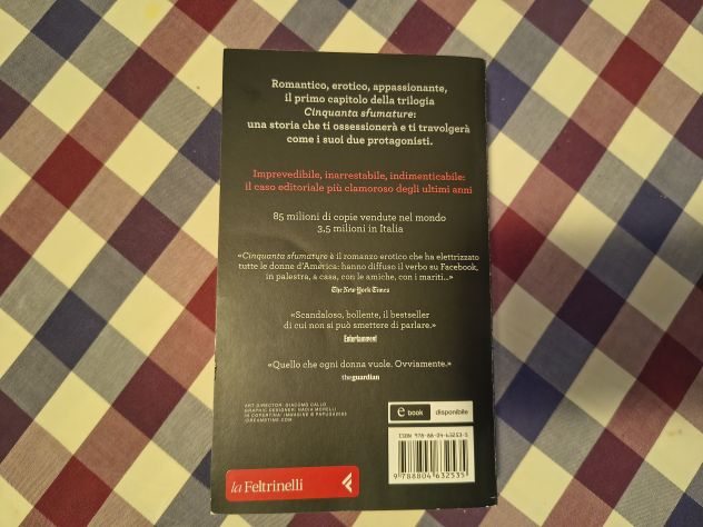 Libro Cinquanta sfumature di grigio di E.L.James - Foto 3