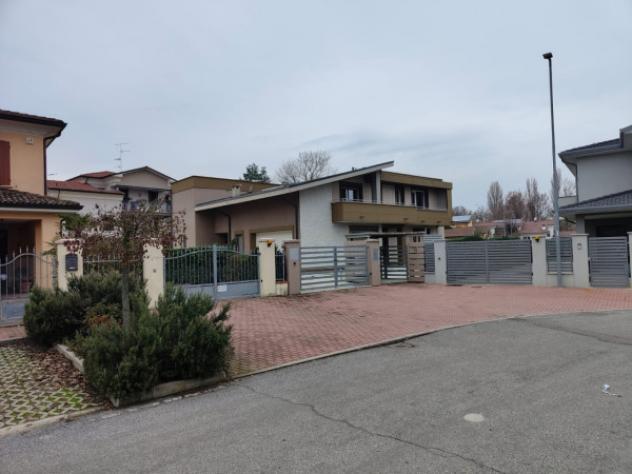Villa di 300 m² con 4 locali e box auto doppio in vendita a Fabbrico - Foto 3