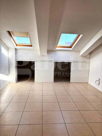 Appartamento - Napoli . Rif.: CGARIBALDI189VRG - Foto 4
