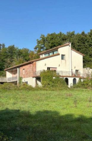 Immobile in asta di 247 m², box auto doppio in vendita a Spoleto