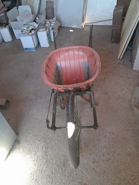 Vendo cariola spandiconcime manuale per mais