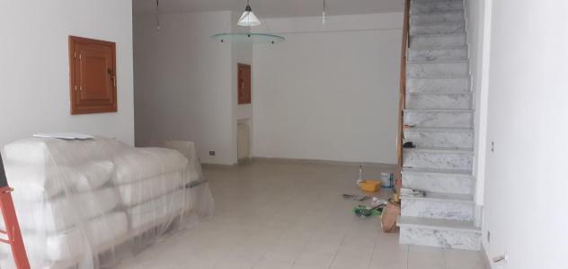 Locale comm.le/Fondo in vendita a Massa 58 mq Rif: 1212356