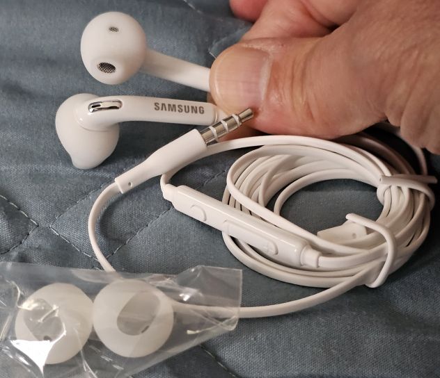 Samsung auricolari stereo a filo con pulsanti di controllo, con presa mini jack - Foto 5