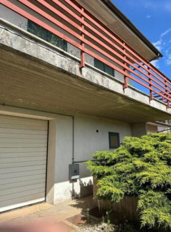 Immobile in asta di 167 m² con più di 5 locali e box auto in vendita a Pignola - Foto 3