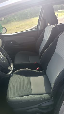 Toyota Yaris 1.0 72 CV Benzina - 49700 km - 2018 - Foto 6