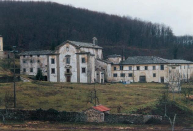 Antica e storica abbazia nelle campagne di Firenze