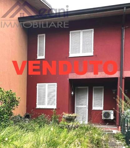 211 - VENDUTO! VILLA SCHIERA DA RISTRUTTURARE!