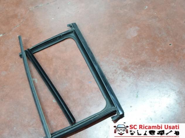 Guarnizione Nera Posteriore Destra Jeep Compass - N00219 - Foto 2