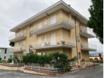 Alloggio con vista mare in zona residenziale a 800 mt.