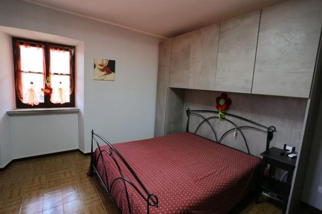 Elegante quadrilocale con box in una suggestiva località di San Giovanni Bianco - Foto 15