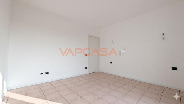 ESCLUSIVO E LUMINOSO TRIOLOCALE CON BOX DOPPIO - Foto 15