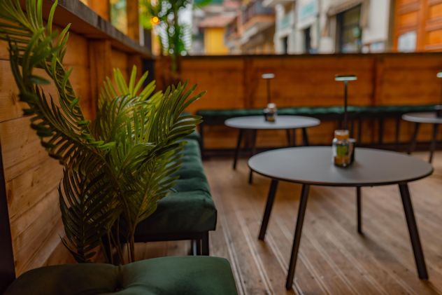 Wine bar & cocktail lounge ristrutturato – pronto all’uso con dehor - Foto 7