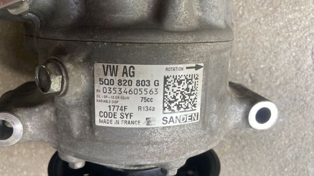 Compressore climatizzatore Volkswagen Golf 7 1.6TDI del 2015 (5Q0820803G) - Foto 5