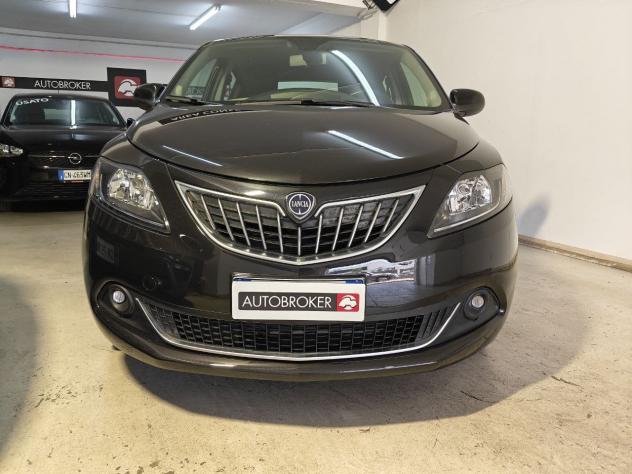Lancia Ypsilon 1.0 FireFly 70cv Hybrid Gold - Foto 2