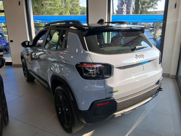 Jeep Avenger 4xe Hybrid 1.2 Turbo 145 CV MHEV 4xe Upland --. - Foto 2