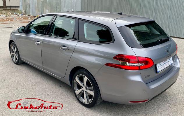 Peugeot 308 1.6 131CV automatica BlueHDi 120 S&S SW Allure - Foto 10