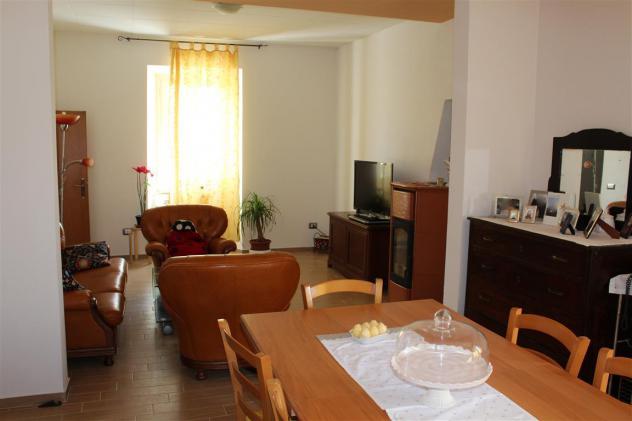 Elegante casa a schiera ristrutturata nel cuore del paese - Foto 5
