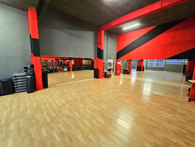 CERCHIAMO ISTRUTTORE SALA FITNESS - PERSONAL TRAINER - Foto 5