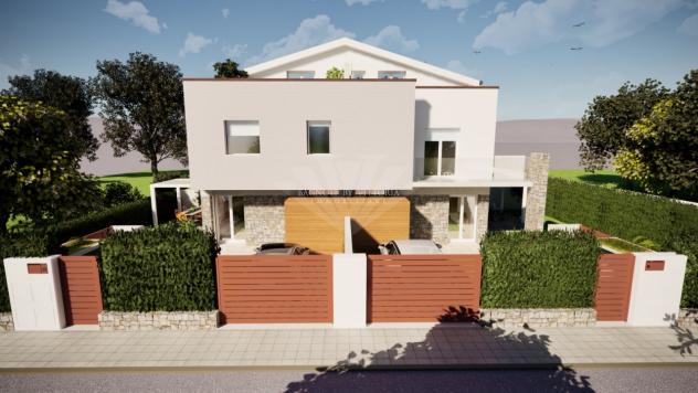 TERRATETTO di 8 vani e di 137 mq (CAMAIORE) rif. 066/VE - Foto 2
