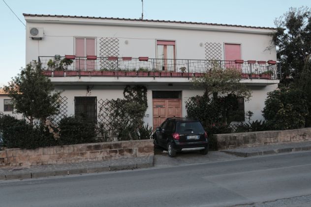 Bacoli Ampia villa divisibile da ristrutturare