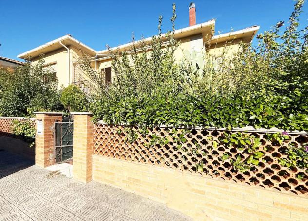 Villa in vendita a Cecina 290 mq Rif: 1351678