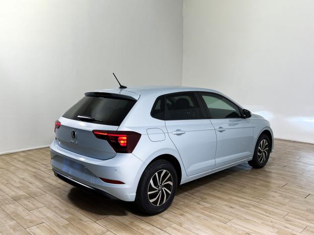 Volkswagen Polo Polo 1.0 Young 80cv - Foto 4