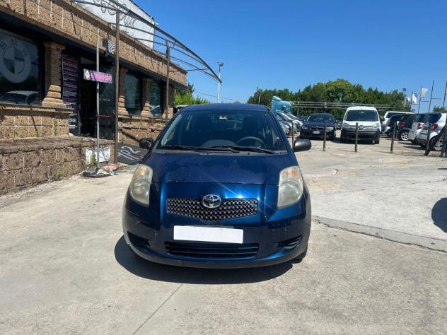 TOYOTA - Yaris - 1.0 5p. - Foto 2