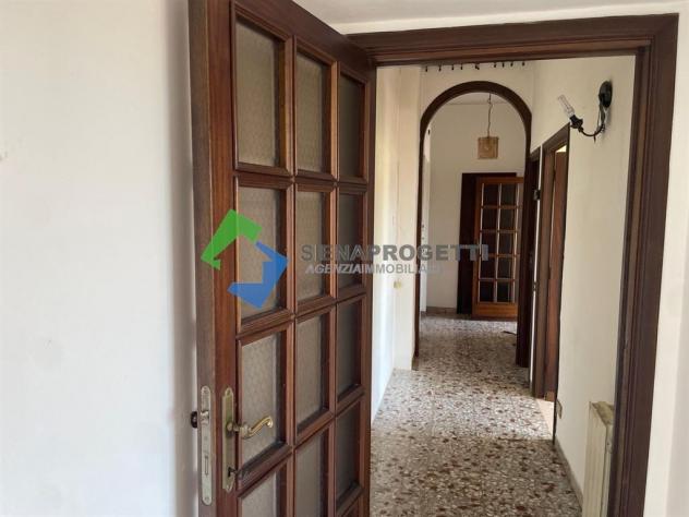 Zona Uncinello a Siena, appartamento con ampio balcone panoramico. - Foto 15