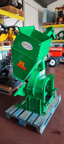 CIPPATORE CON 4 COLTELLI REVERSIBILI TEMPRATI A TRATTORE & NOLEGGIO