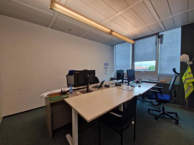 Immobile di 455 m² con più di 5 locali in affitto a Limbiate - Foto 14