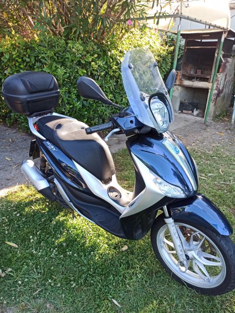 Vendesi Scooter Piaggio MADLEY 150 ABS - Foto 2