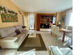 gl165- introvabile trilocale con terrazzino ed ampio box.. libero subito!