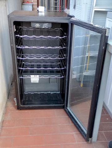 vendo cantinetta Candy 5 ripiani per 30 bottiglie, usato