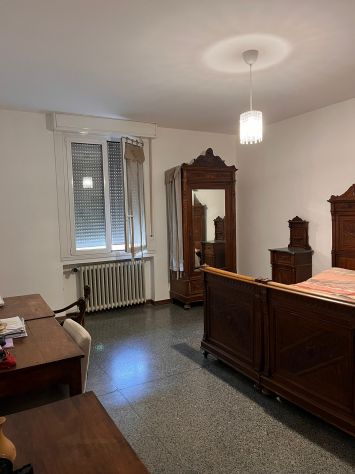 Ampia stanza doppia o a doppia a uso singolo in centro a Bologna - Foto 10