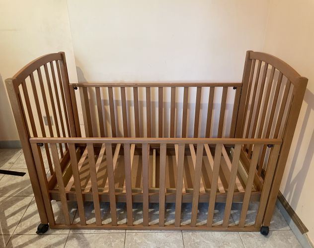 2 Lettini / Culle in legno 130 x 70 - Foto 4