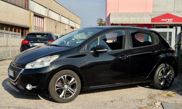 Peugeot 208 1.4 HDi 68 CV 5 porte Allure 2014 - Foto 5