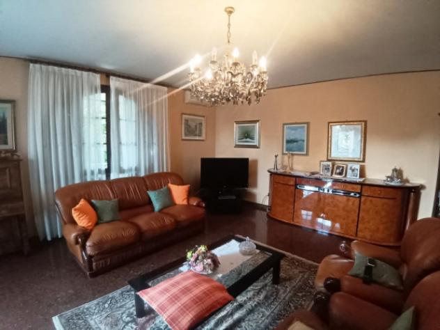 Villa di 268 m² con più di 5 locali in vendita a Cadoneghe - Foto 2