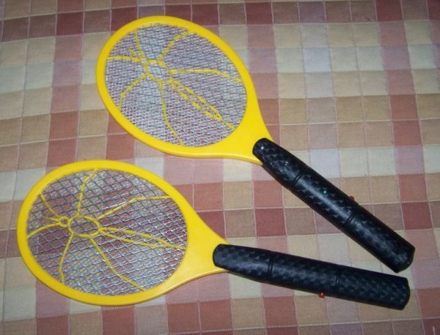 Racchetta acchiappa e fulmina insetti a batteria Racchetta acchiappa e